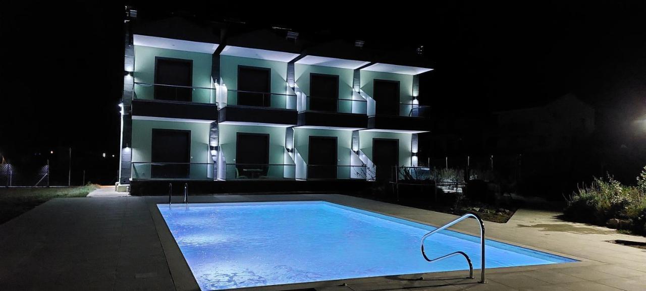 Paramithi Luxury Apartments Nikiti  Zewnętrze zdjęcie