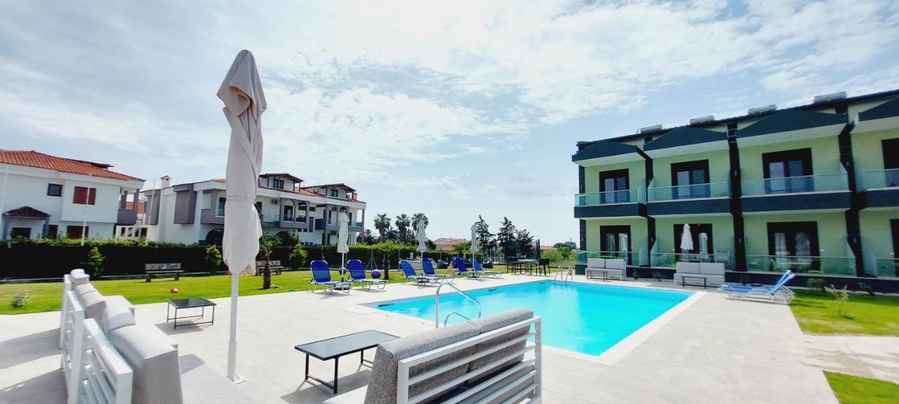Paramithi Luxury Apartments Nikiti  Zewnętrze zdjęcie
